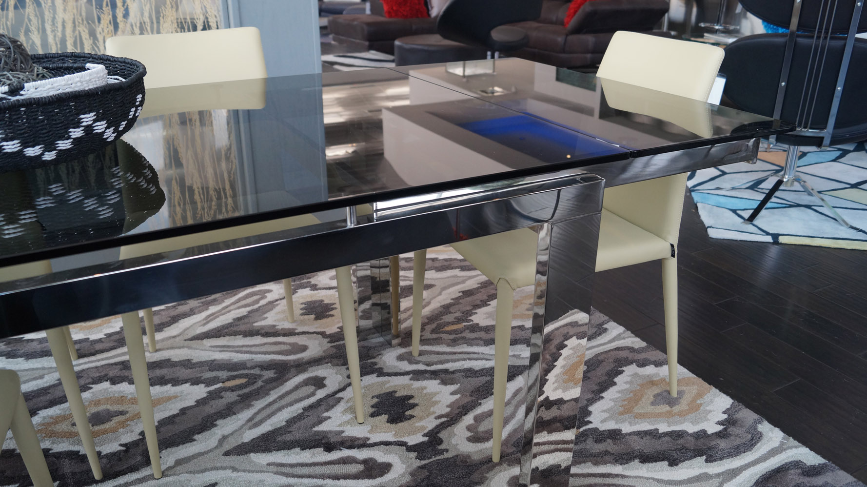 Enzo Expandable Modern Dining Table with Glass Top Zuri Furniture