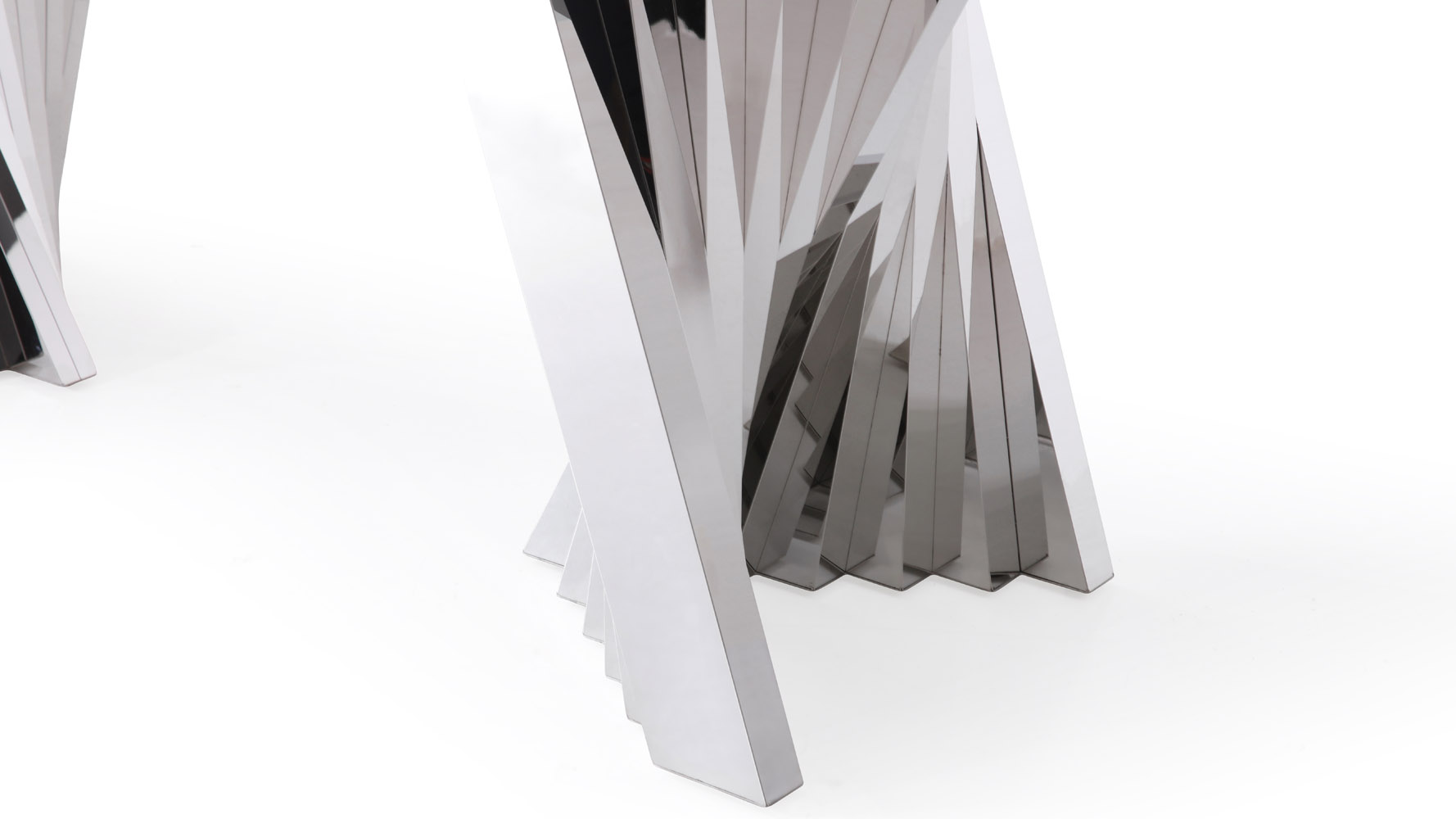 Zuri Furniture Falcone Dining Table - Thumbnail 5